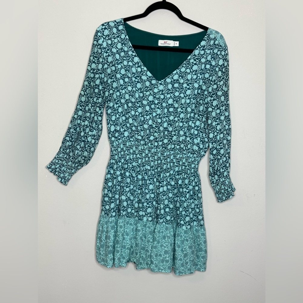 Vineyard Vines MIDI Long sleeve dress with metallic threading size Medium